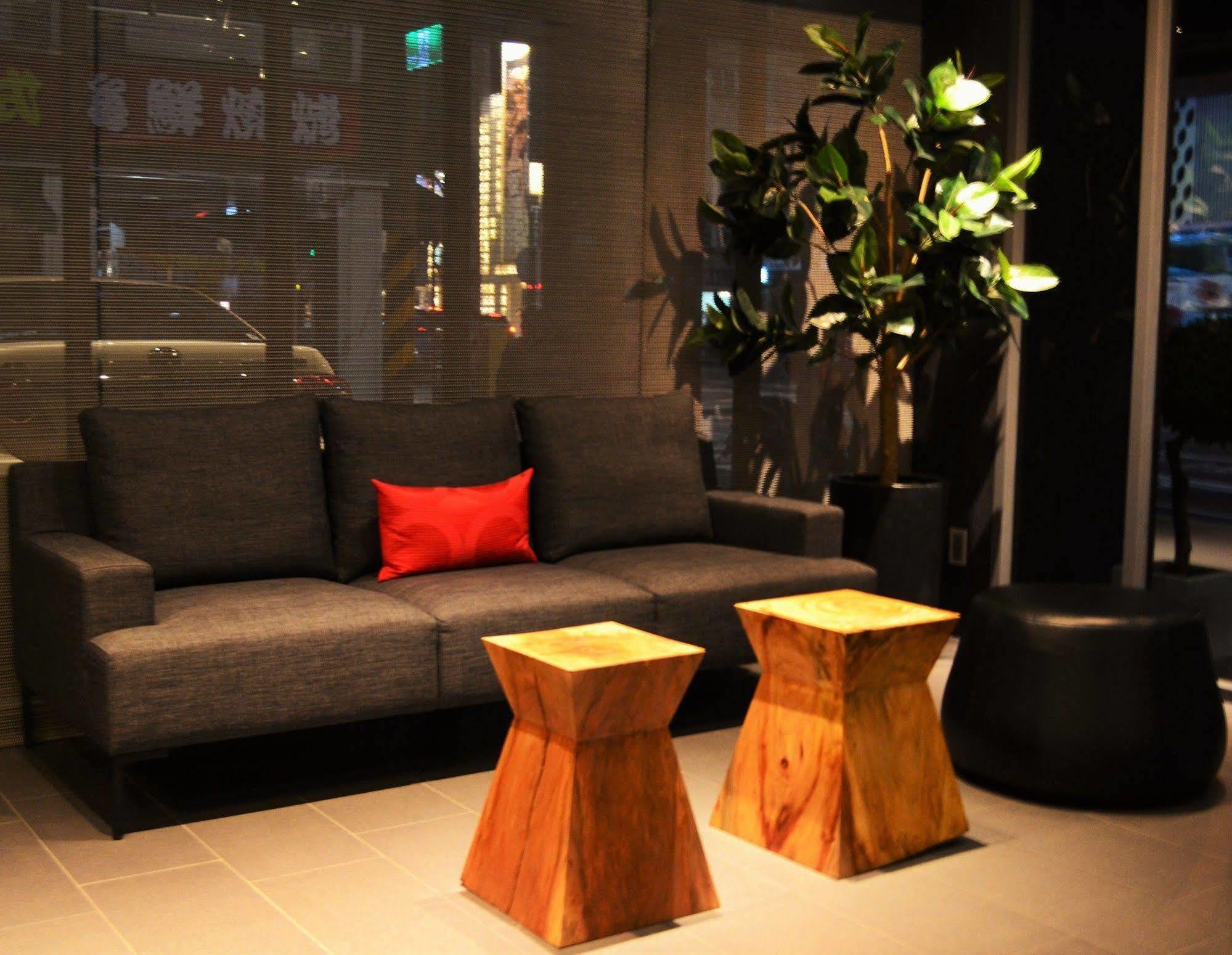 Hotel Lainn Kaohsiung Extérieur photo