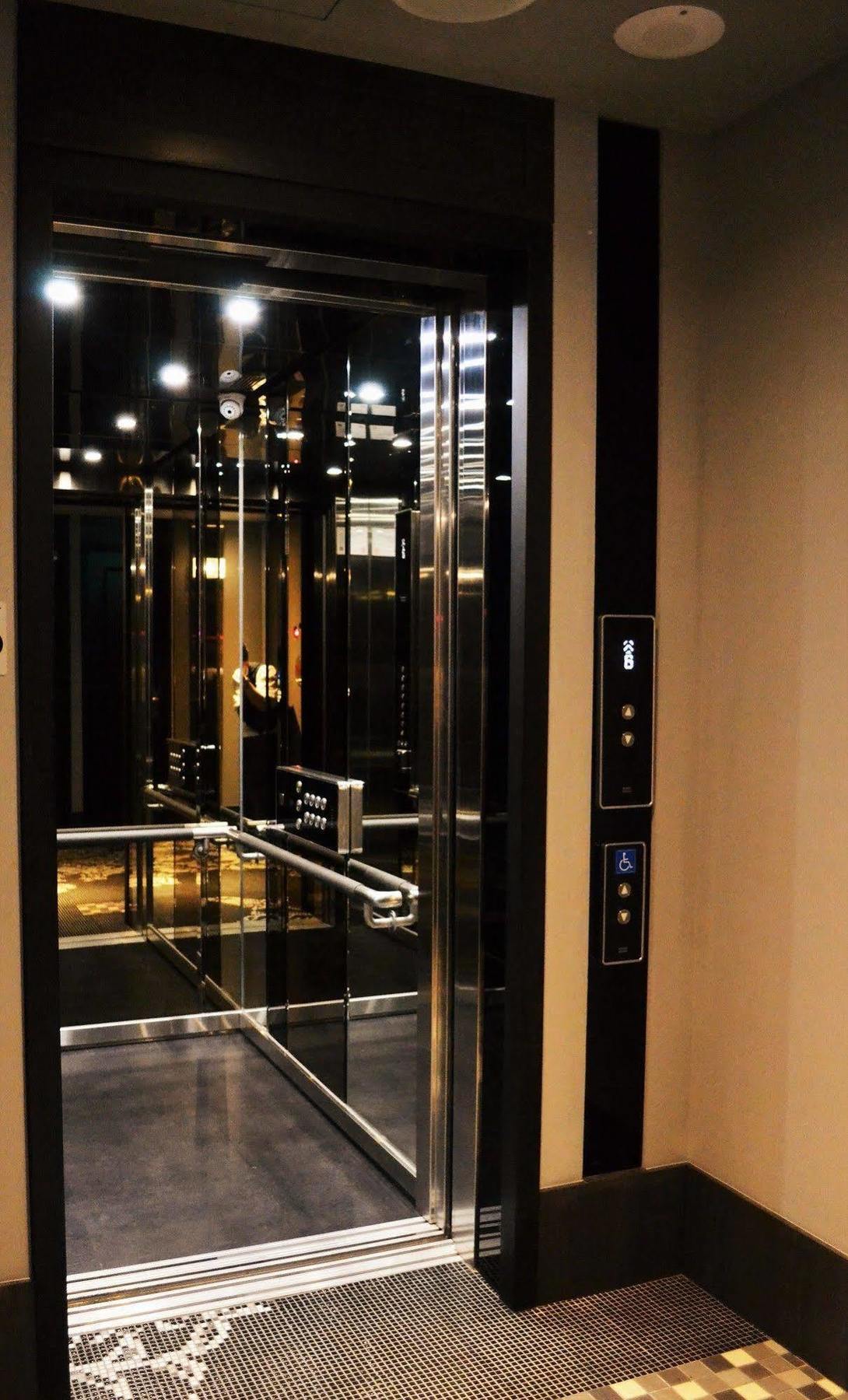 Hotel Lainn Kaohsiung Extérieur photo