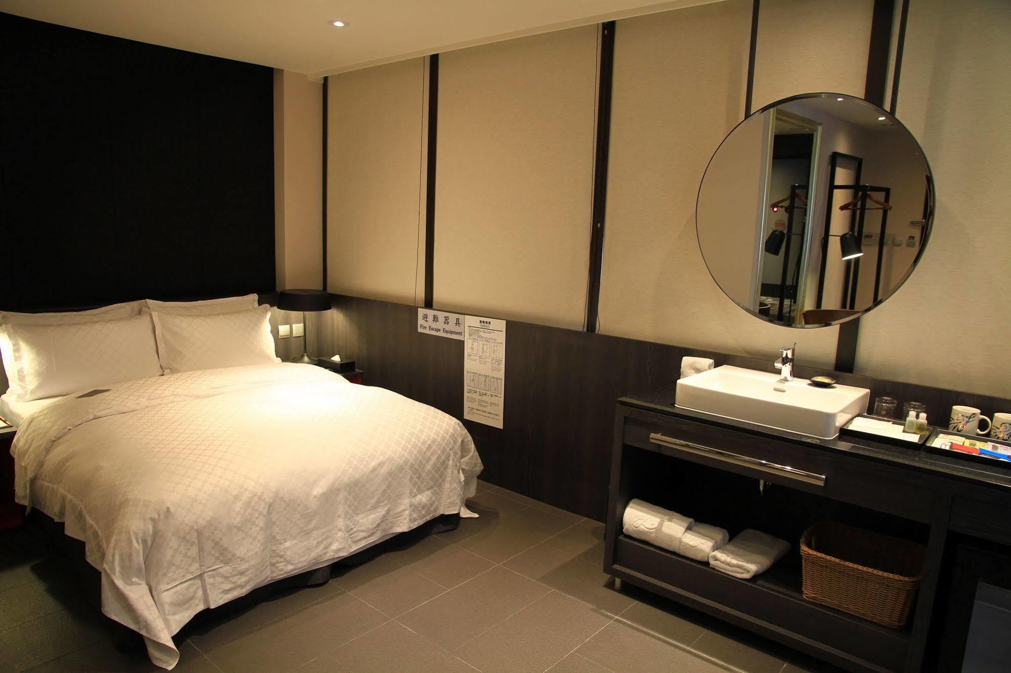 Hotel Lainn Kaohsiung Extérieur photo