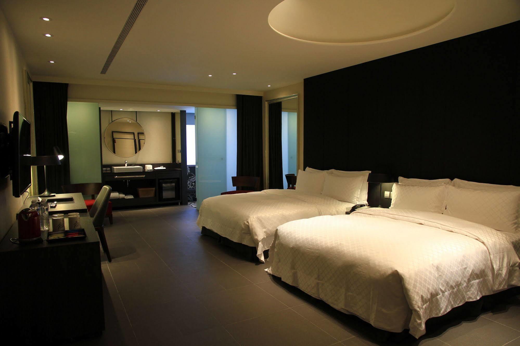 Hotel Lainn Kaohsiung Extérieur photo