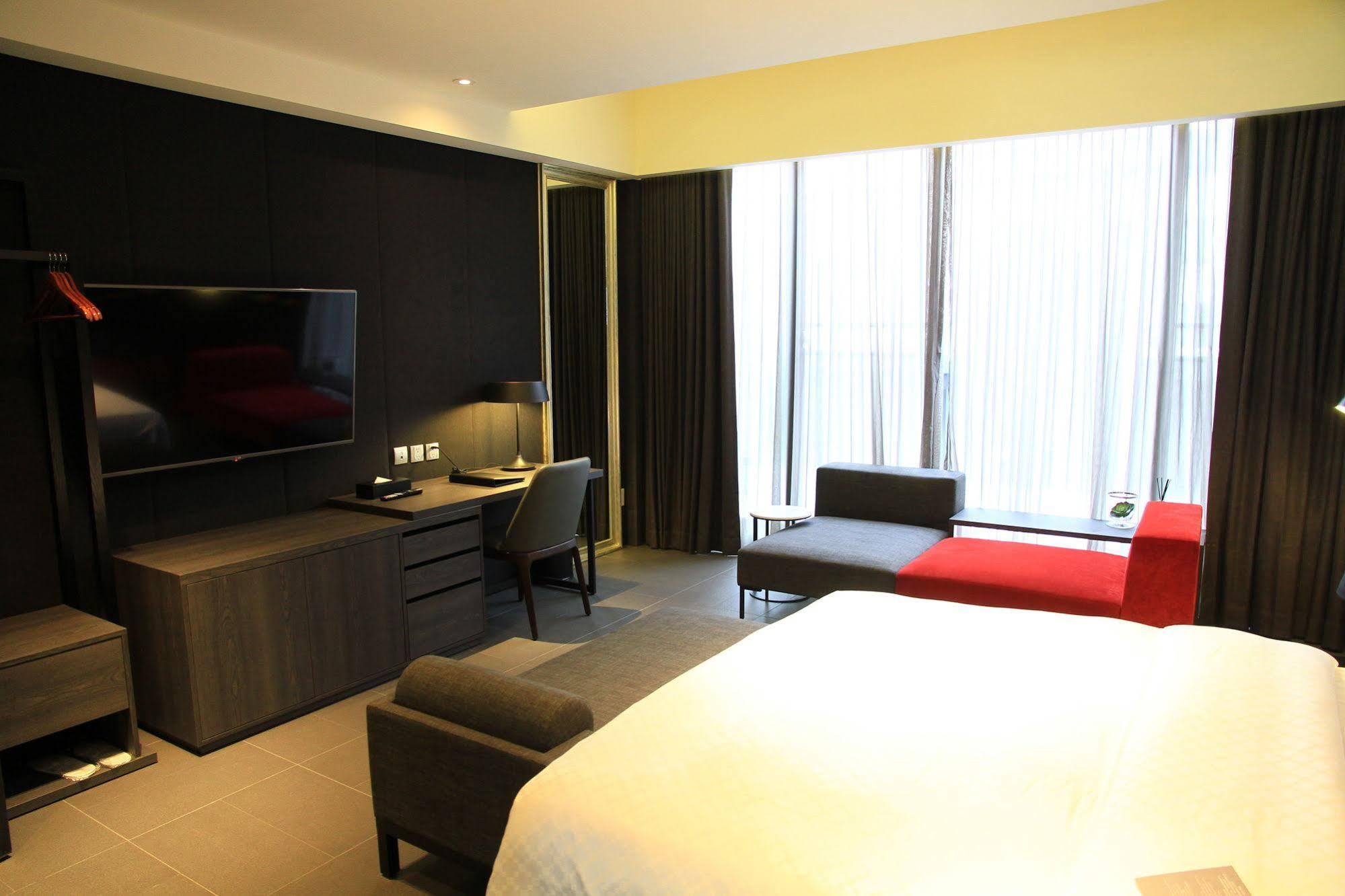 Hotel Lainn Kaohsiung Extérieur photo