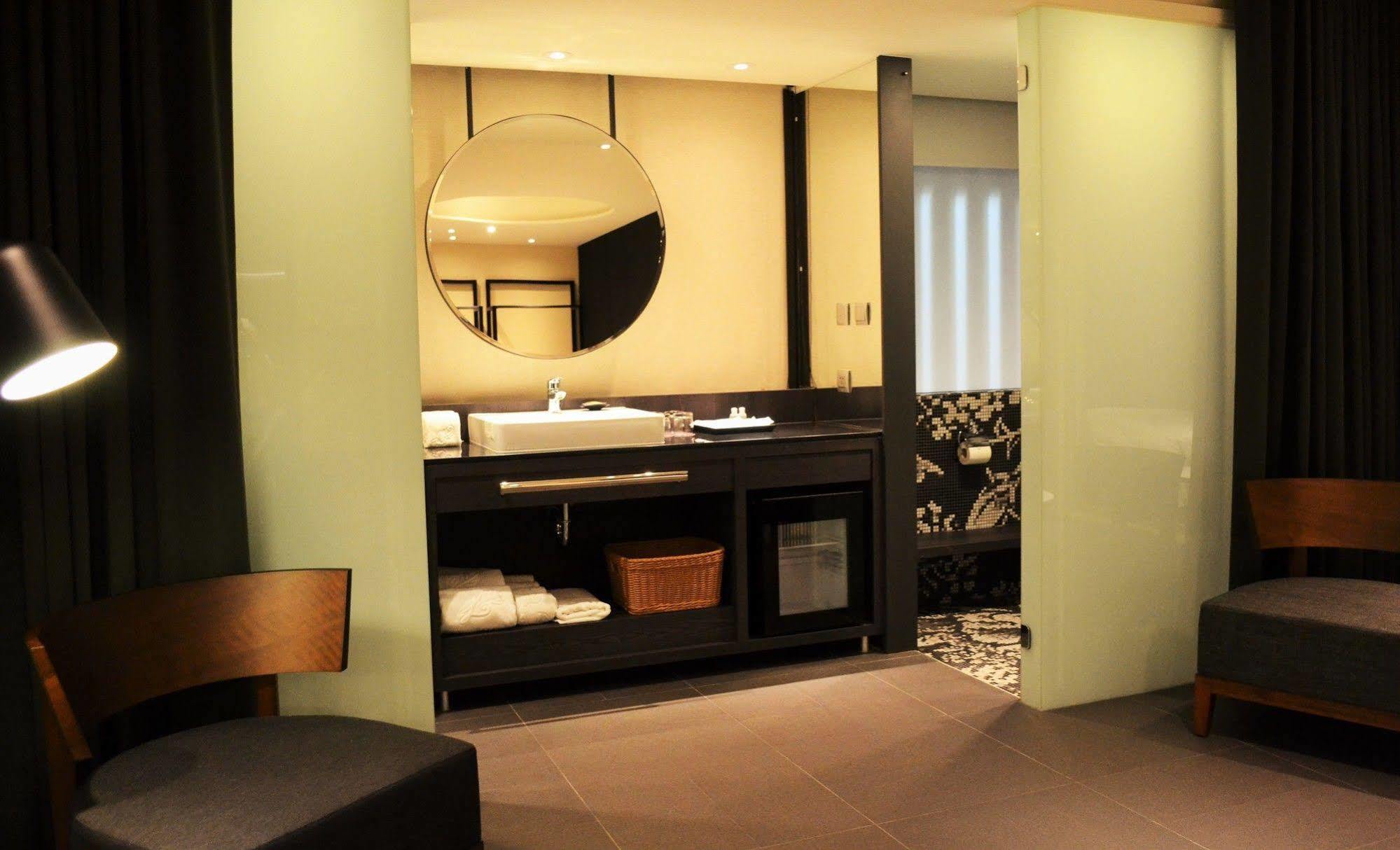 Hotel Lainn Kaohsiung Extérieur photo